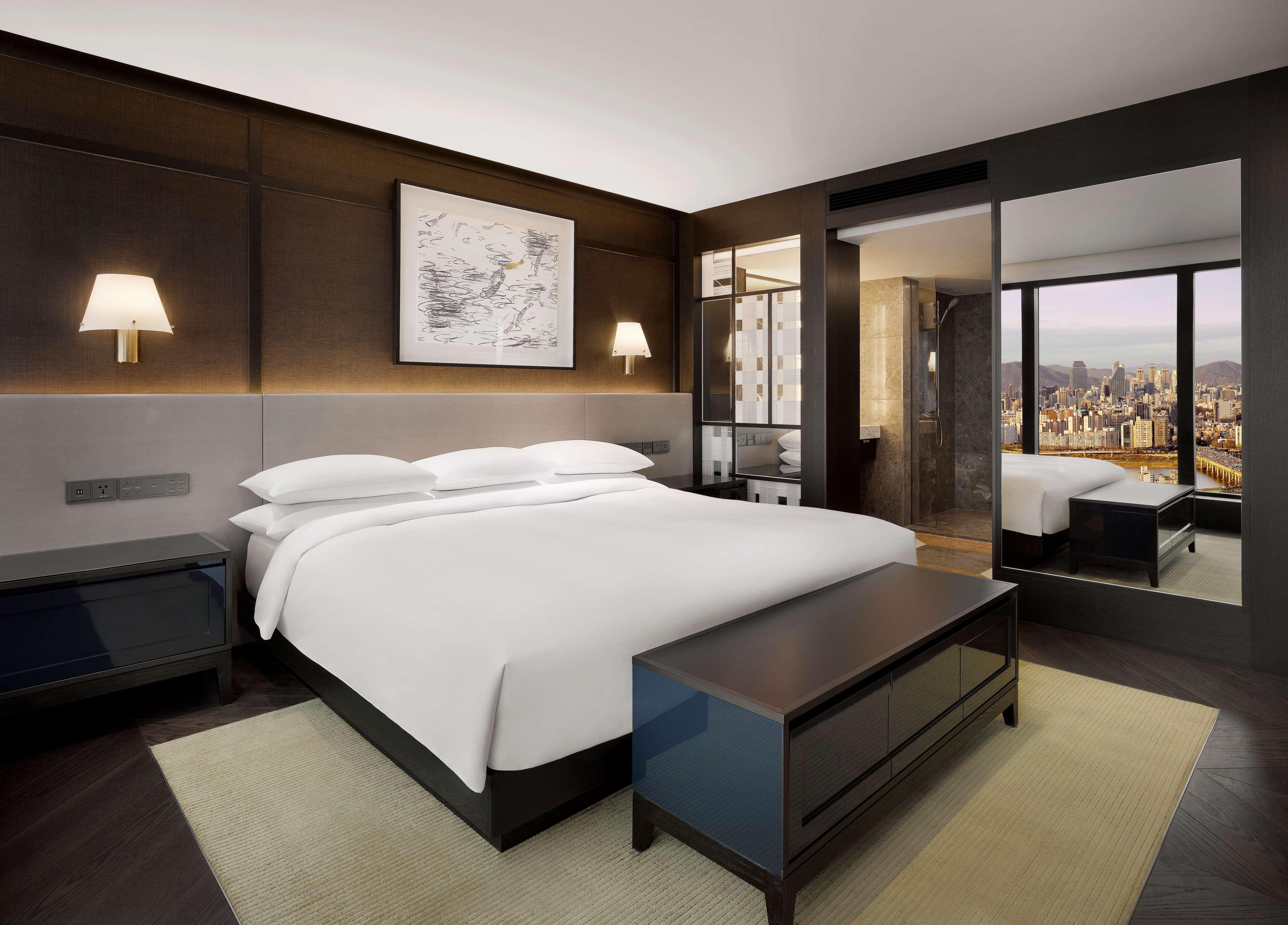 Grand Hyatt Seoul Ξενοδοχείο Εξωτερικό φωτογραφία A bedroom at the hotel