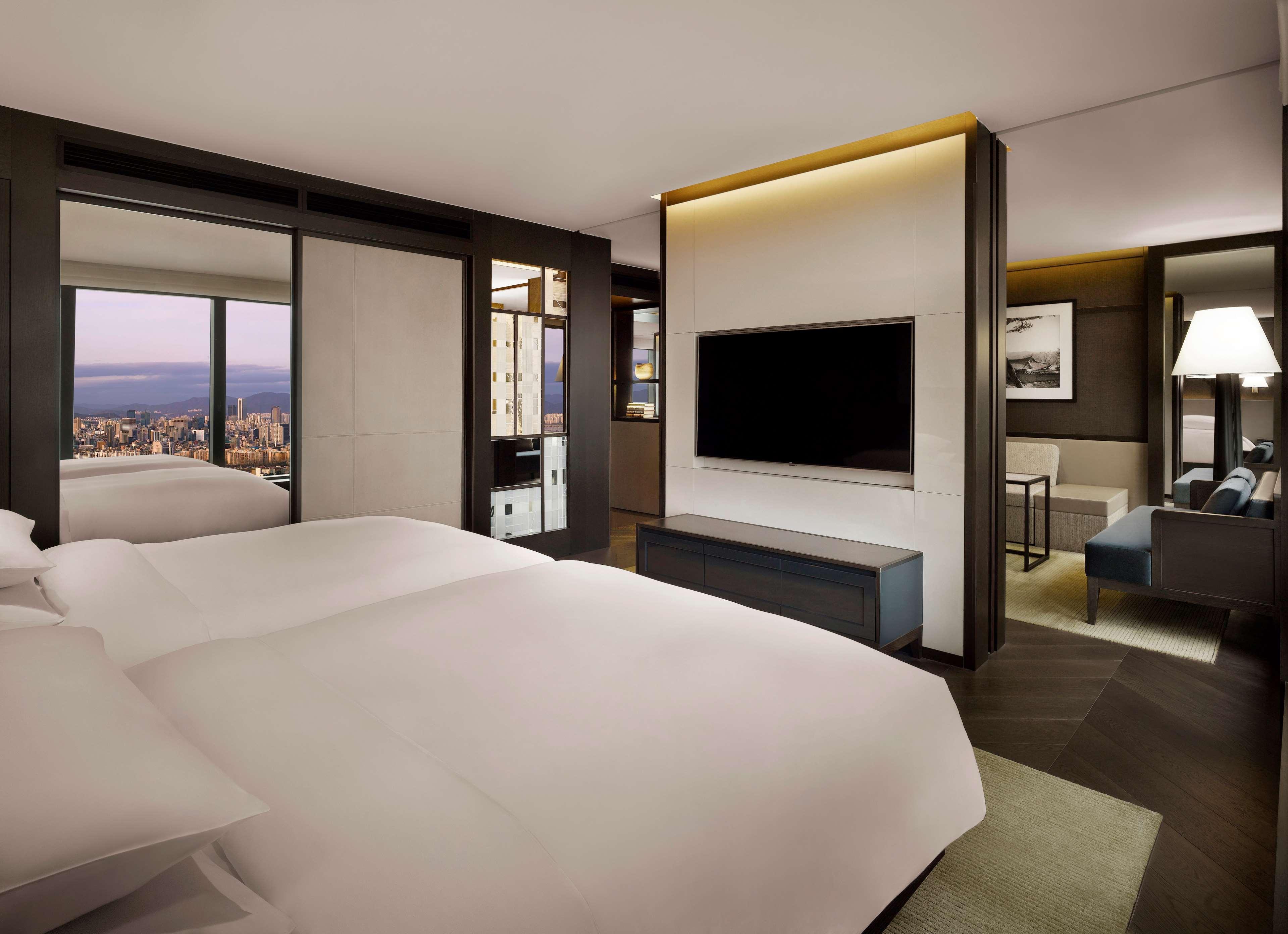 Grand Hyatt Seoul Ξενοδοχείο Εξωτερικό φωτογραφία A suite at the hotel