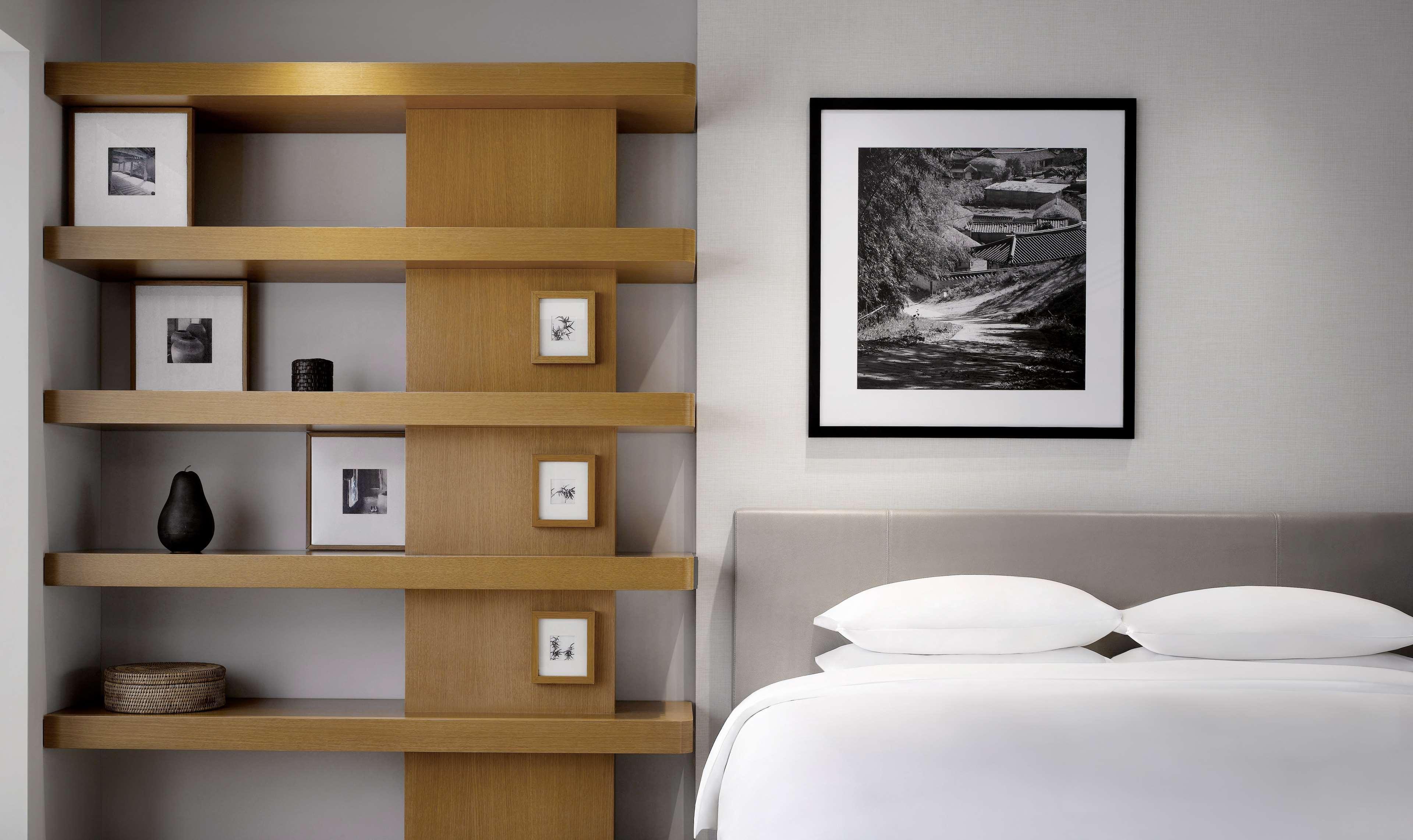 Grand Hyatt Seoul Ξενοδοχείο Εξωτερικό φωτογραφία A photograph by Ansel Adams in a hotel room