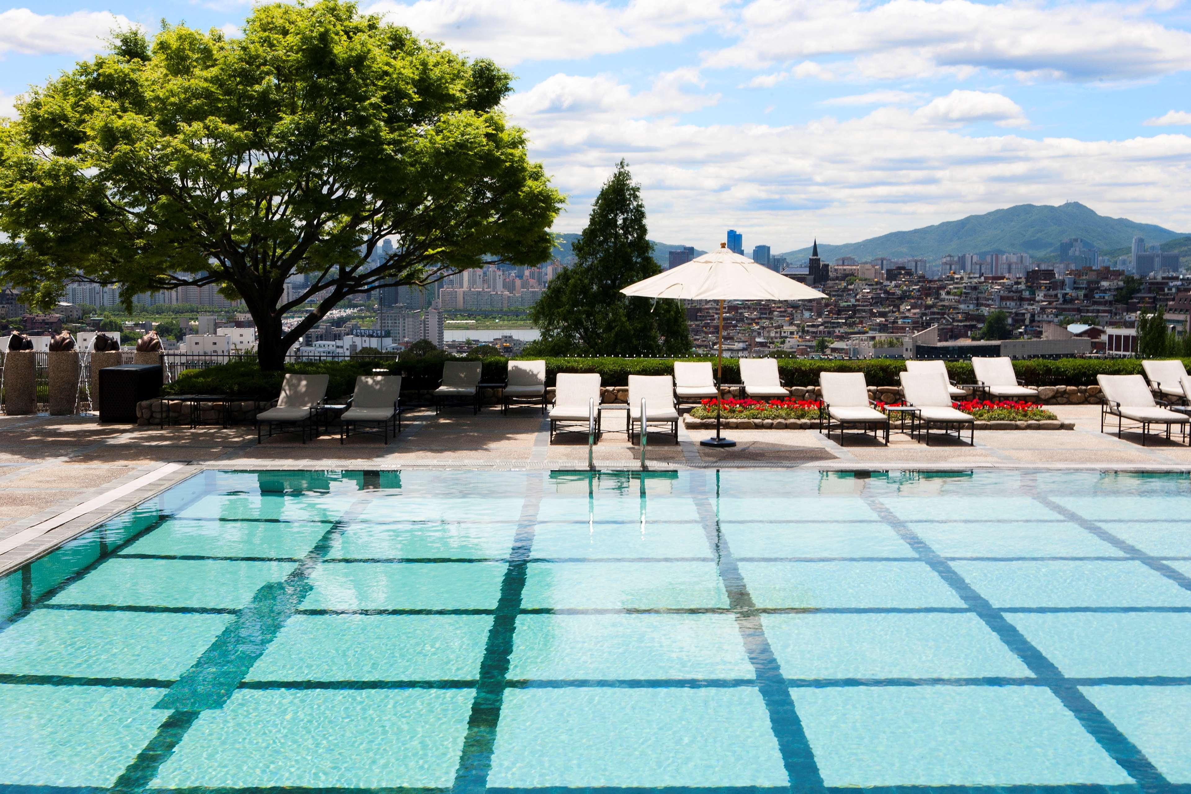 Grand Hyatt Seoul Ξενοδοχείο Εξωτερικό φωτογραφία The pool at the hotel